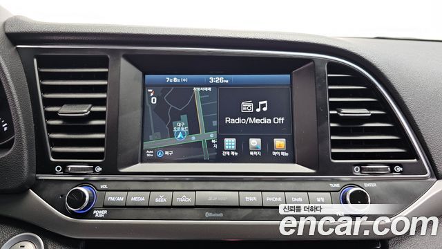 Hyundai AVANTE 2017 — photo 27