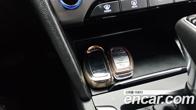 Hyundai AVANTE 2017 — photo 29