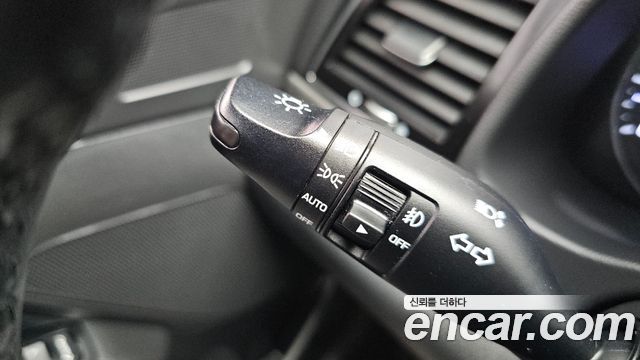 Hyundai AVANTE 2017 — photo 30