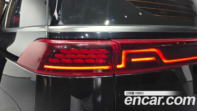 Kia Canival 2023 — photo 9