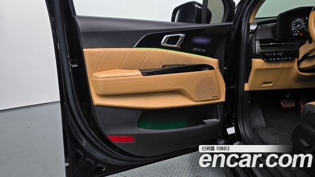 Kia Canival 2023 — photo 14