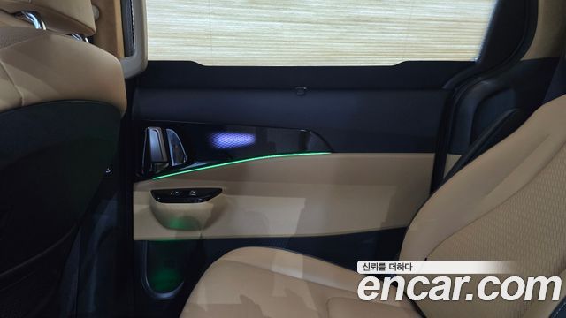 Kia Canival 2023 — photo 15