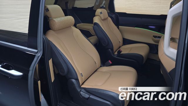 Kia Canival 2023 — photo 16