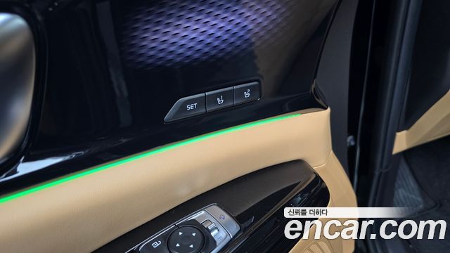 Kia Canival 2023 — photo 31