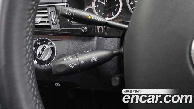 Mercedes-Benz E-Class 2010 — photo 18