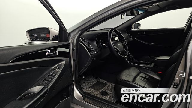 Hyundai Sonata 2011 — photo 10