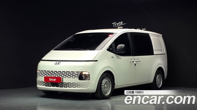 Hyundai Staria 2022 — photo 1