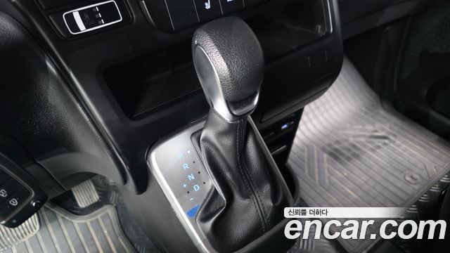 Hyundai Staria 2022 — photo 12