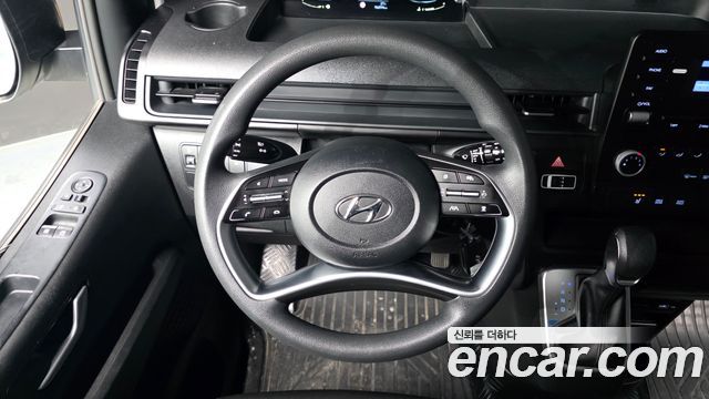 Hyundai Staria 2022 — photo 21