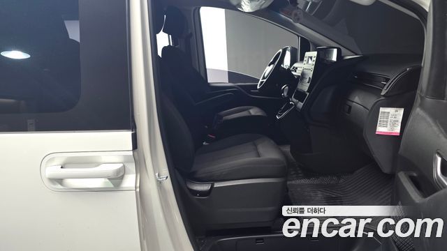 Hyundai Staria 2022 — photo 16