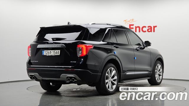 Ford Explorer 2021 — photo 2