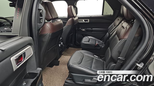 Ford Explorer 2021 — photo 17
