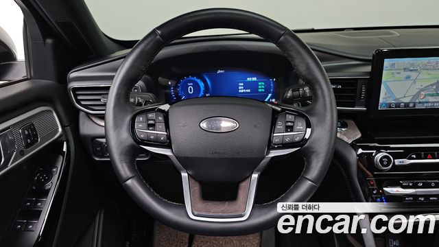 Ford Explorer 2021 — photo 18