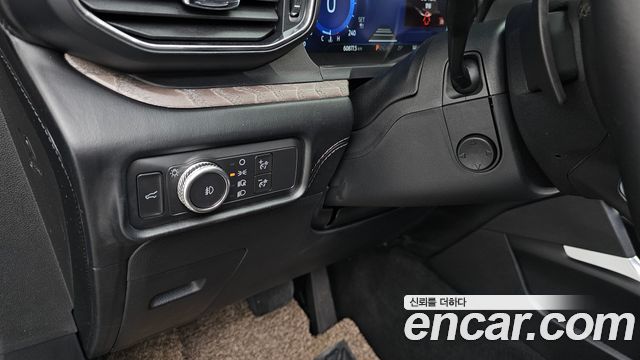 Ford Explorer 2021 — photo 23