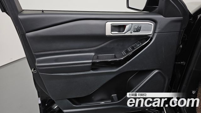 Ford Explorer 2021 — photo 14
