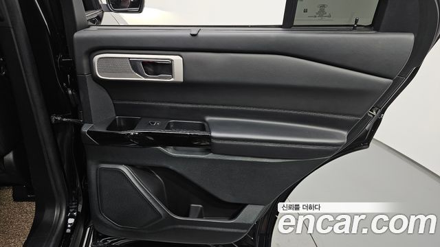 Ford Explorer 2021 — photo 15