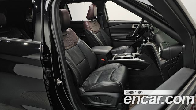 Ford Explorer 2021 — photo 16