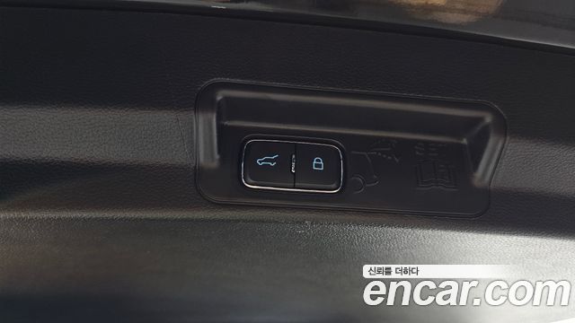Ford Explorer 2021 — photo 31