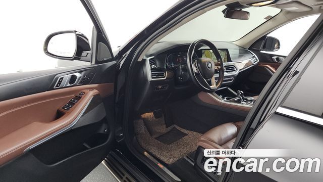BMW X5 2021 — photo 10