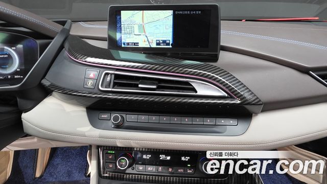 BMW i8 2015 — photo 18