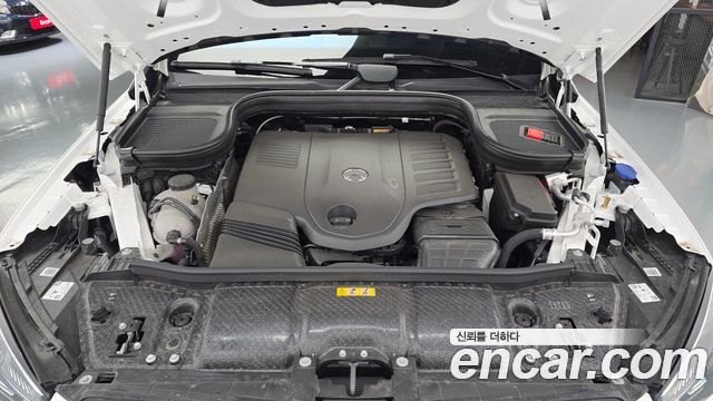 Mercedes-Benz GLE-Class 2025 — photo 6