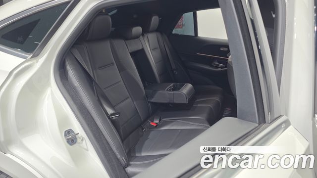 Mercedes-Benz GLE-Class 2025 — photo 18