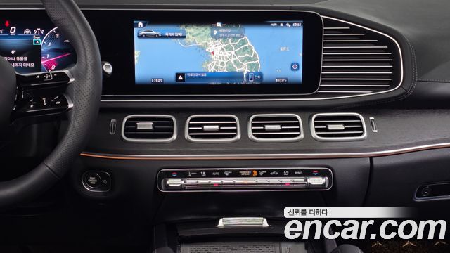 Mercedes-Benz GLE-Class 2025 — photo 19