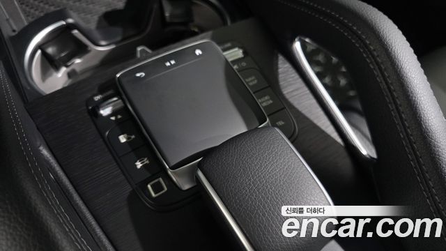 Mercedes-Benz GLE-Class 2025 — photo 23