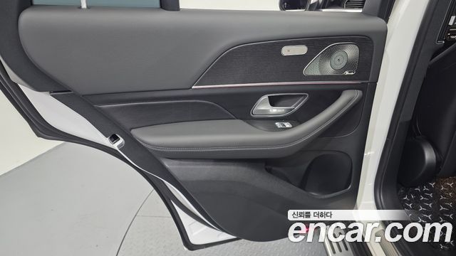 Mercedes-Benz GLE-Class 2025 — photo 15