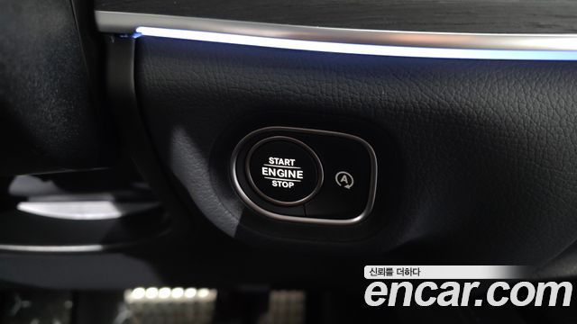 Mercedes-Benz GLE-Class 2025 — photo 28