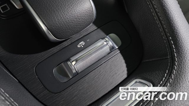 Mercedes-Benz GLE-Class 2025 — photo 29