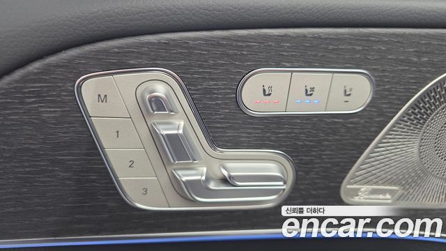 Mercedes-Benz GLE-Class 2025 — photo 32