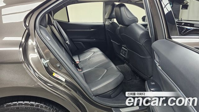 Toyota Camry 2019 — photo 17