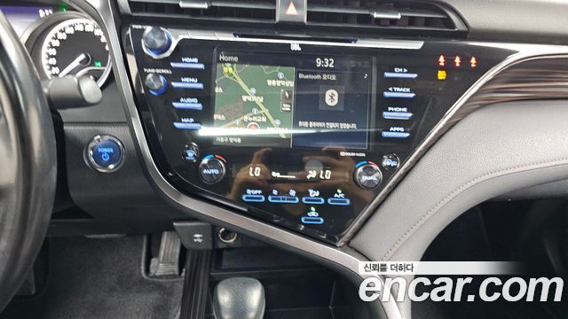 Toyota Camry 2019 — photo 19