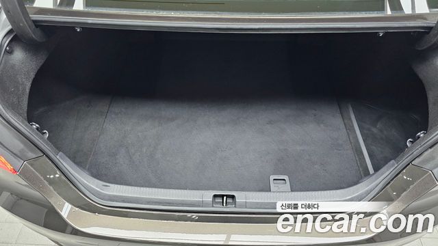 Toyota Camry 2019 — photo 23