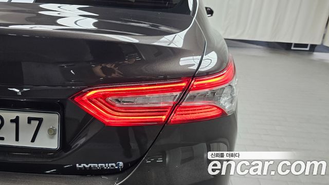 Toyota Camry 2019 — photo 9
