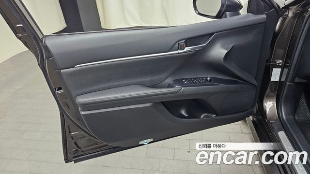 Toyota Camry 2019 — photo 14