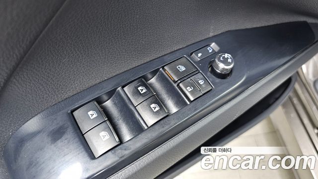 Toyota Camry 2019 — photo 29