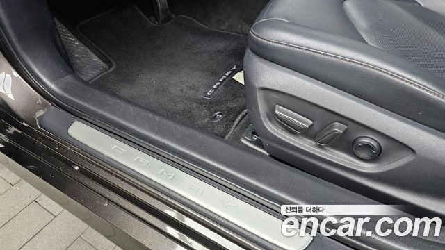 Toyota Camry 2019 — photo 32