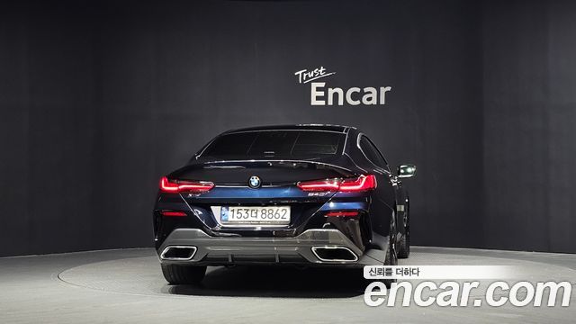 BMW 8-Series 2022 — photo 4