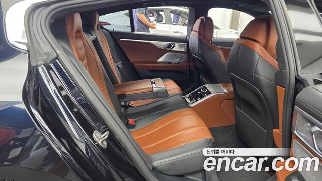 BMW 8-Series 2022 — photo 18