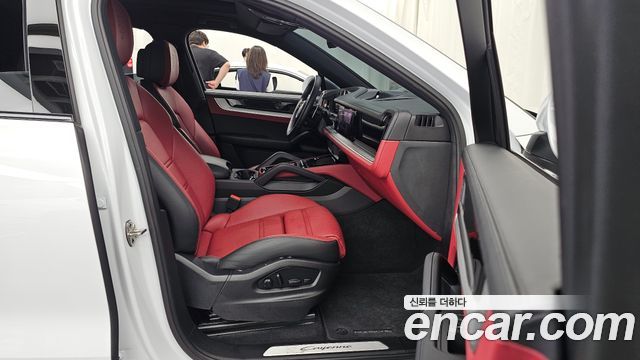 Porsche Cayenne 2024 — photo 17