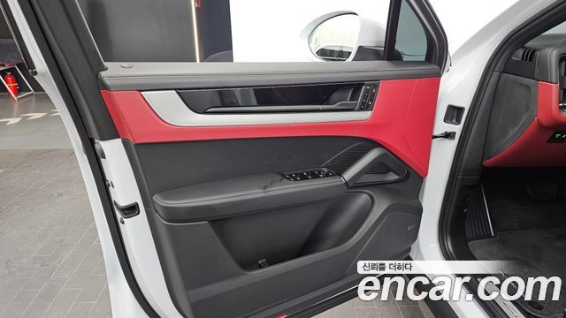 Porsche Cayenne 2024 — photo 14