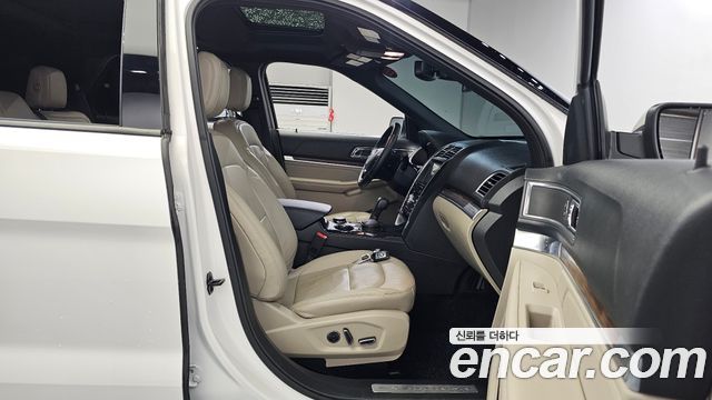 Ford Explorer 2018 — photo 11