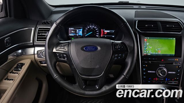 Ford Explorer 2018 — photo 12