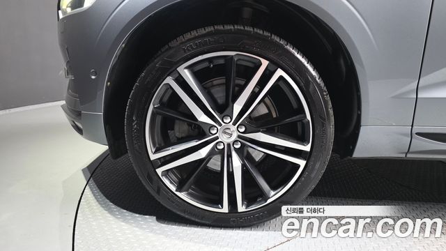Volvo XC60 2019 — photo 5