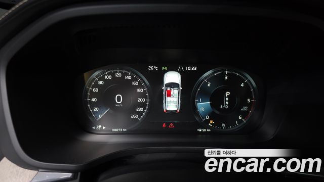 Volvo XC60 2019 — photo 11