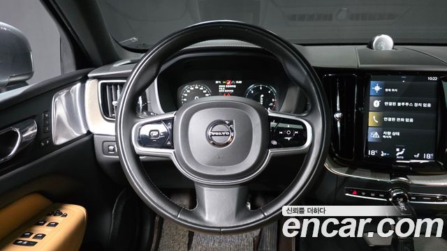 Volvo XC60 2019 — photo 19