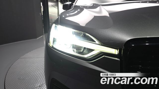 Volvo XC60 2019 — photo 8