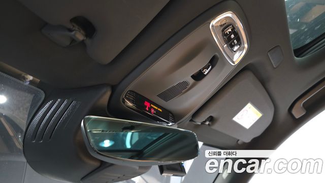 Volvo XC60 2019 — photo 36